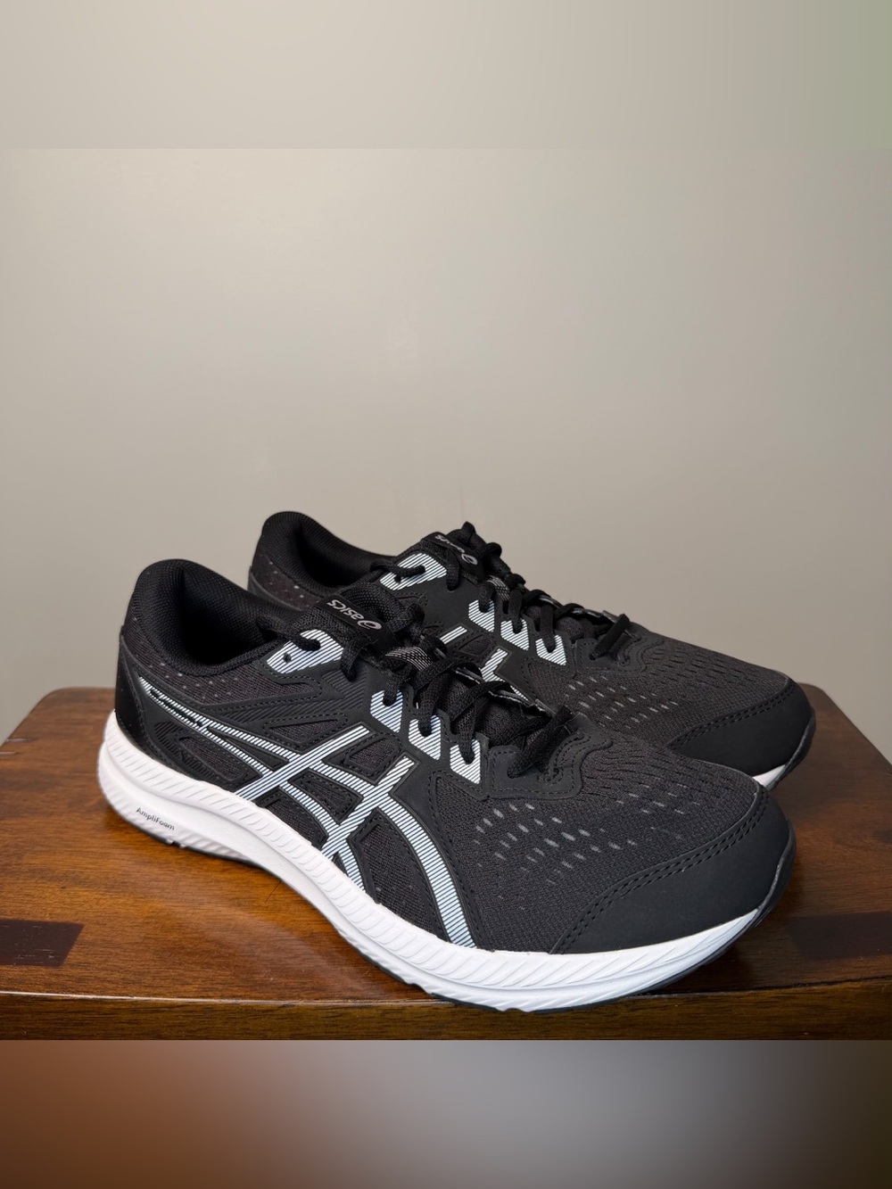 ASICS Gel-Contend 8 Men’s 10.5 Black White 1011B492 Running Shoes New